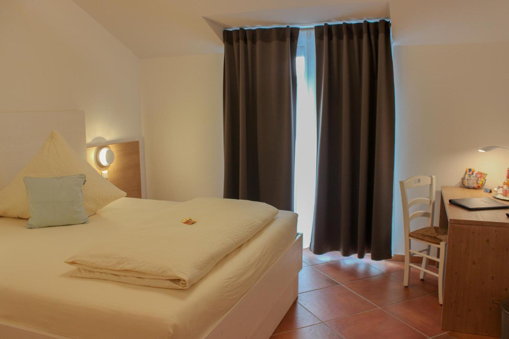 Wirtsberg Pension & Cafe Eching  Zewnętrze zdjęcie
