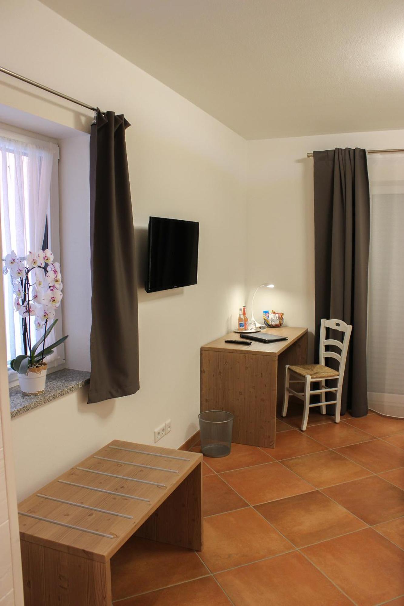Wirtsberg Pension & Cafe Eching  Zewnętrze zdjęcie